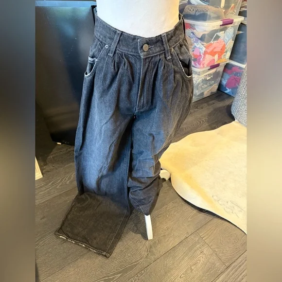 GRLFRND Chloe High Rise Pleated Wide Leg in Fulton